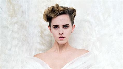 emma watson nude images|Emma Watson goes topless for candid Vanity Fair photos and。